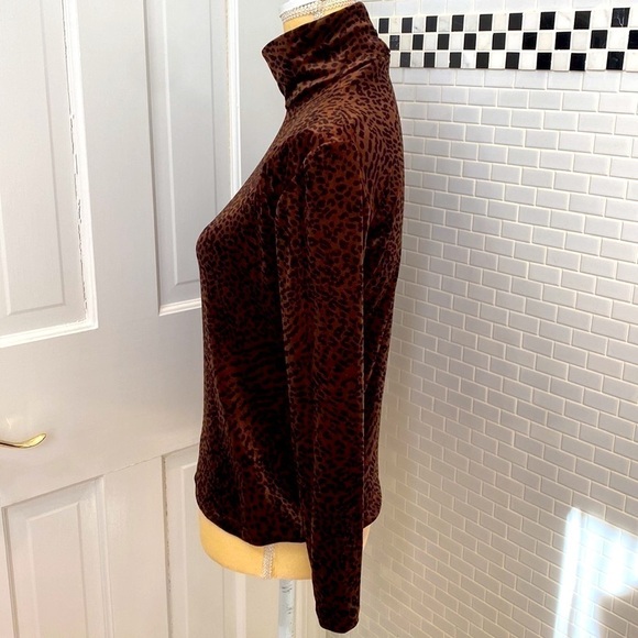 Binette New York velvet animal print pull over mock turtleneck. Washable.Size S. - Picture 3 of 7